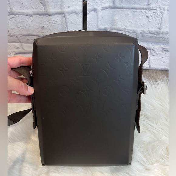 NEW ARRIVAL Louis Vuitton Bobby Shoulder Bag M46520 Monogram Glacé Crossbody - Picture 6 of 16